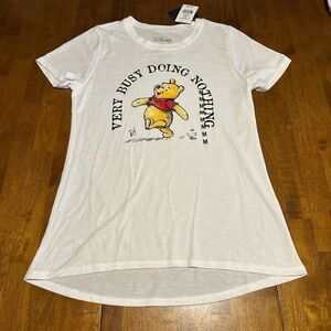 Disney Winnie the Pooh Women’s Graphic Print T Shirt New with tags Size M